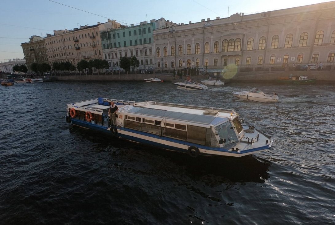 Прокат теплохода «Ринальди» в Петербурге — водная прогулка — фото 13