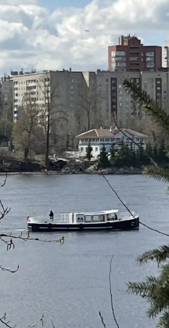 Прокат теплохода «Руска» на закате в СПб