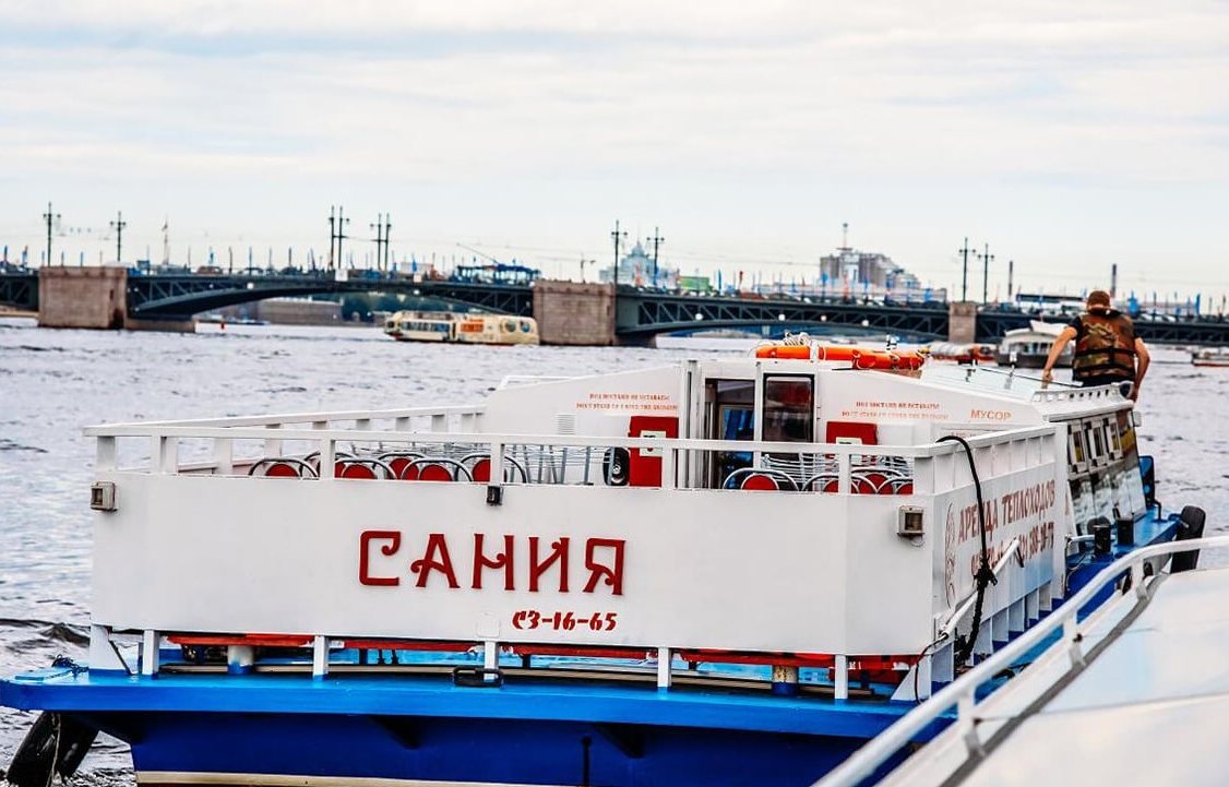 Теплоход «Сания» у причала — прокат в СПб — фото 14