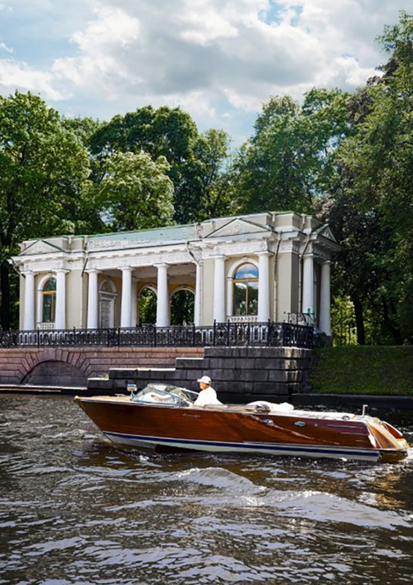Прокат катера «Санремо» на закате в СПб
