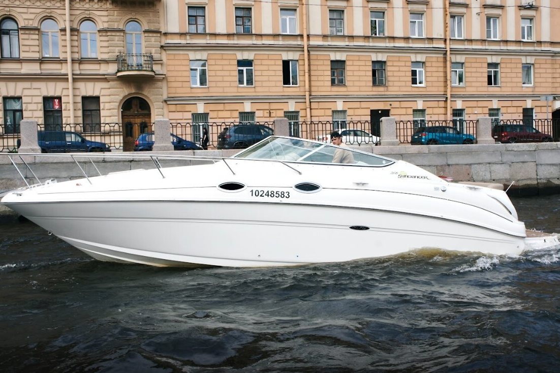 Водная экскурсия на катере «Сиа рей / Sea Ray» — Северная Венеция