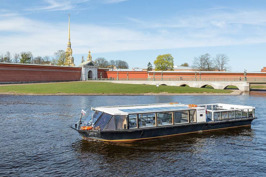 Снять теплоход «Соммерс» на час в Санкт-Петербурге