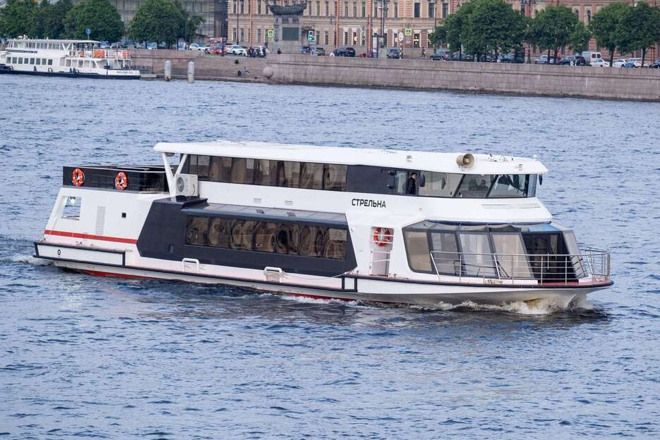Снять теплоход «Стрельна» на час в Санкт-Петербурге
