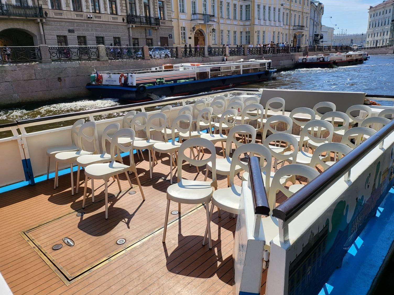 Прокат теплохода «Сударь» в Петербурге — водная прогулка — фото 13