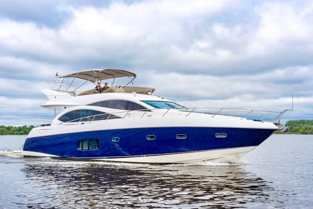Снять катер «Sunseeker Pallada 70» на час в Санкт-Петербурге
