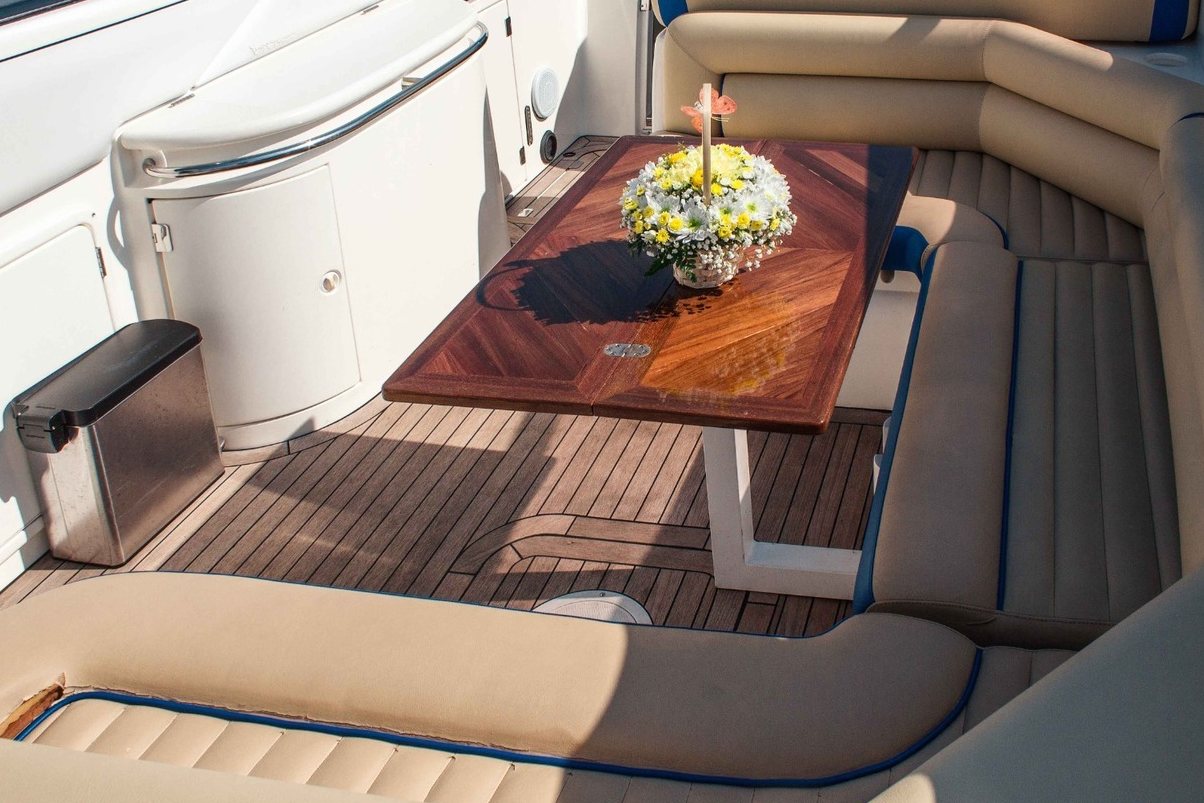 Водная экскурсия на катере «Сансикер Sunseeker 48» — Северная Венеция