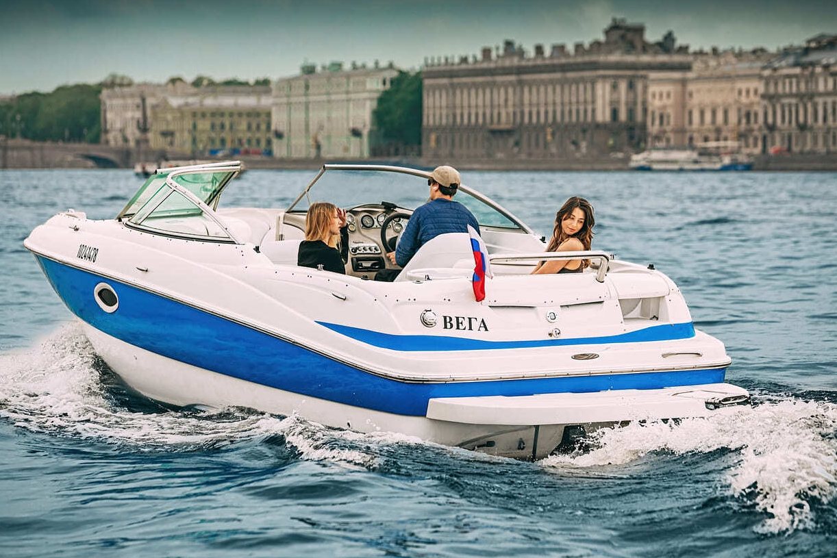 Прокат катера «Вега (Vega)» в Петербурге — водная прогулка — фото 13