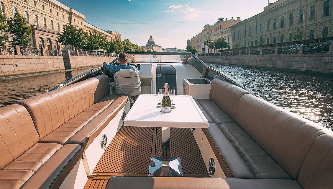 Водная экскурсия на катере «Вельвет» — Северная Венеция