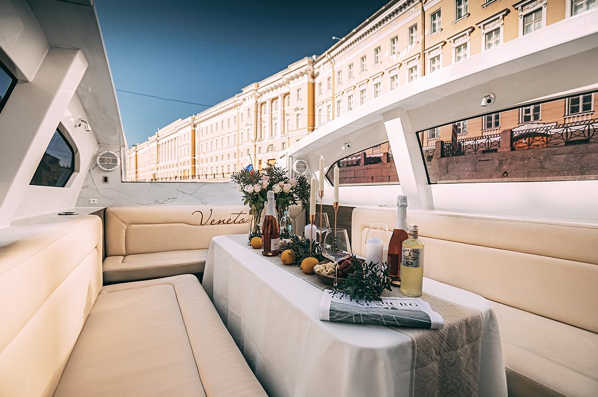 Прогулка по рекам на катере «Венето»