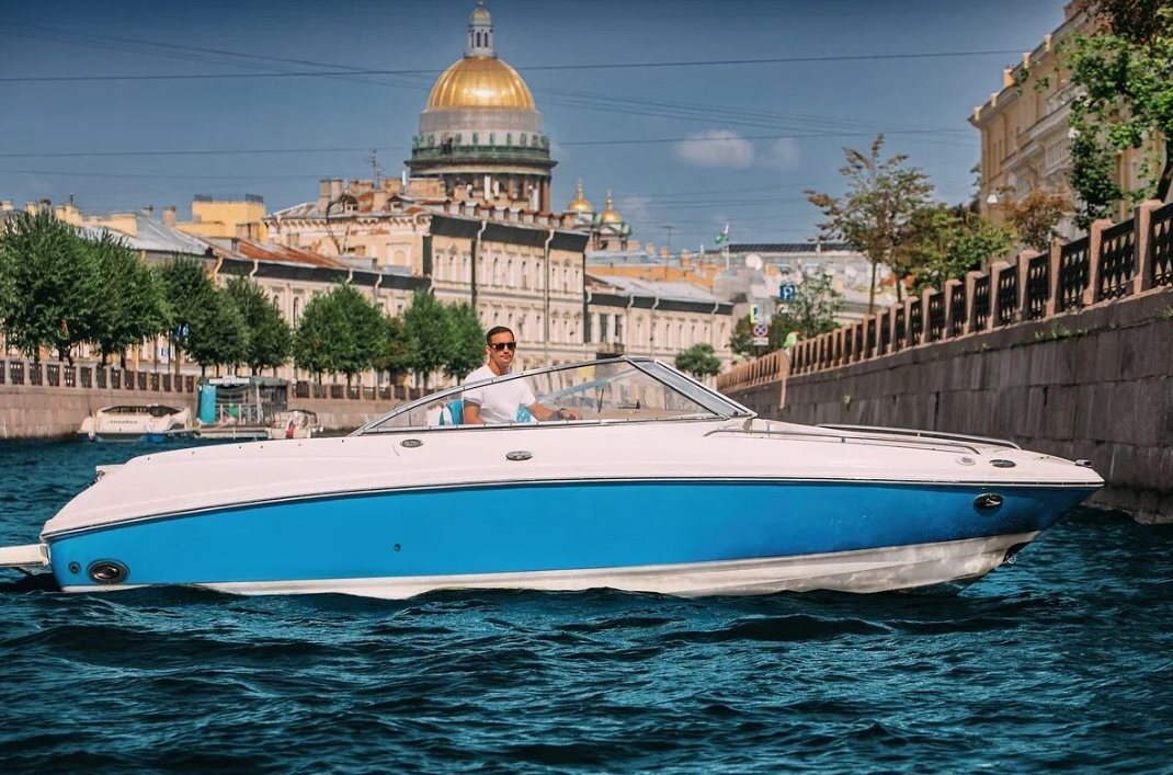 Катер «Зенит» идёт по каналам Петербурга — фото 16